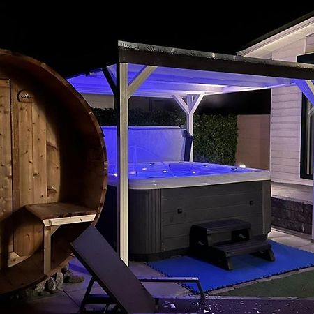 Chalet Buutengeweun, Met Luxe Jacuzzi En Tonsauna Sint-Annaland Eksteriør bilde