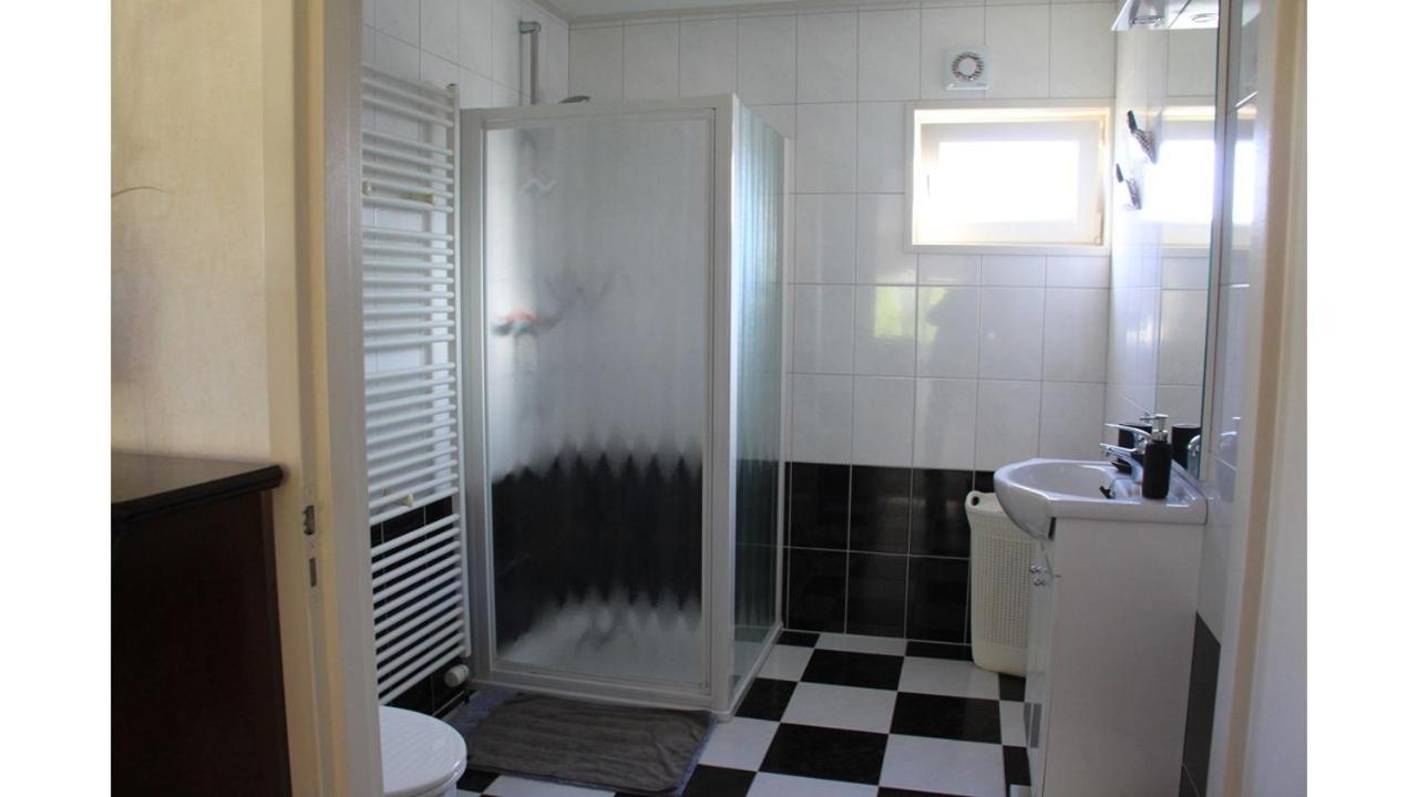 Chalet Buutengeweun, Met Luxe Jacuzzi En Tonsauna Sint-Annaland Eksteriør bilde