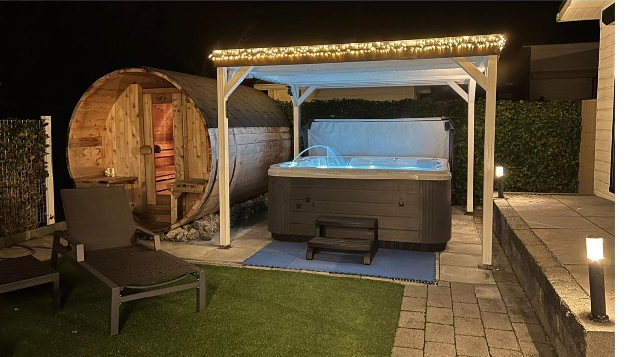 Chalet Buutengeweun, Met Luxe Jacuzzi En Tonsauna Sint-Annaland Eksteriør bilde
