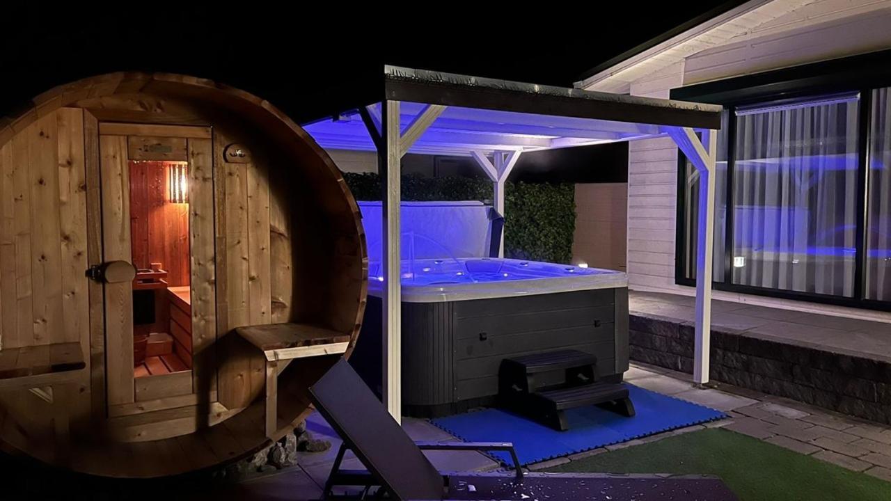 Chalet Buutengeweun, Met Luxe Jacuzzi En Tonsauna Sint-Annaland Eksteriør bilde